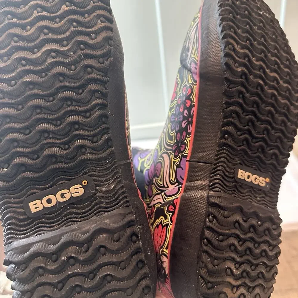 BOGS Classic Tall May Flowers Boots Womens 11 Floral Waterproof Rain Snow Boots
